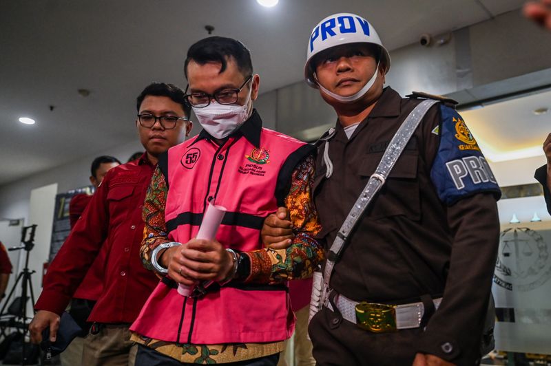 antarafoto-kejagung-kembali-tetapkan-tersangka-korupsi-minyak-mentah-1740632843
