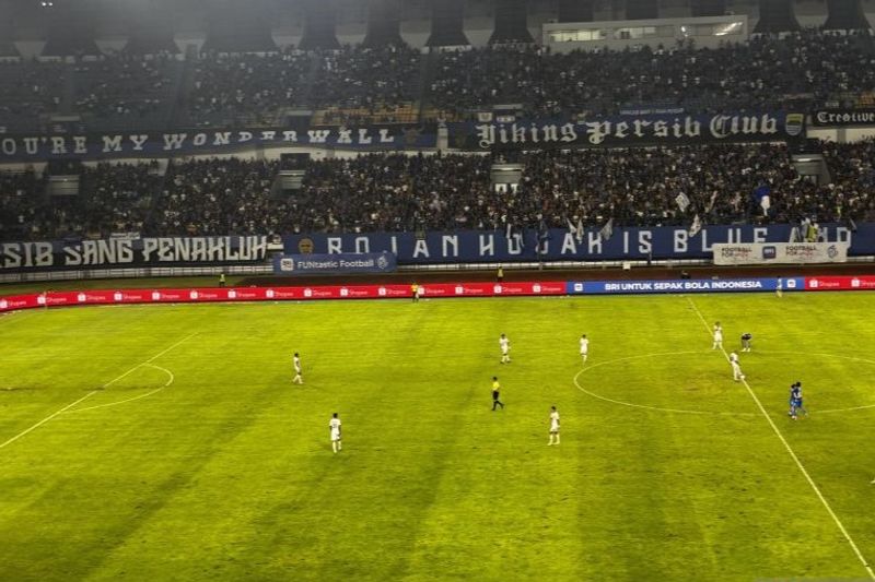 Situasi usai pertandingan Persib Bandung melawan Persik Kediri