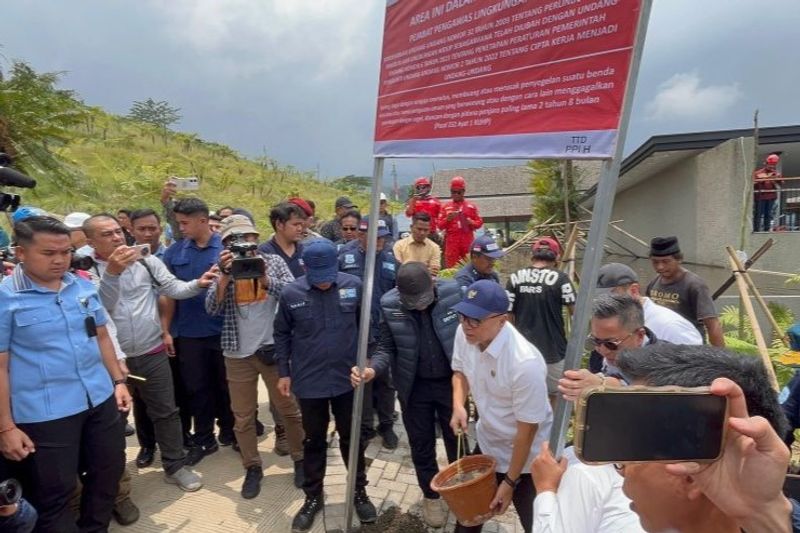 Gubernur Jawa Barat Dedi Mulyadi