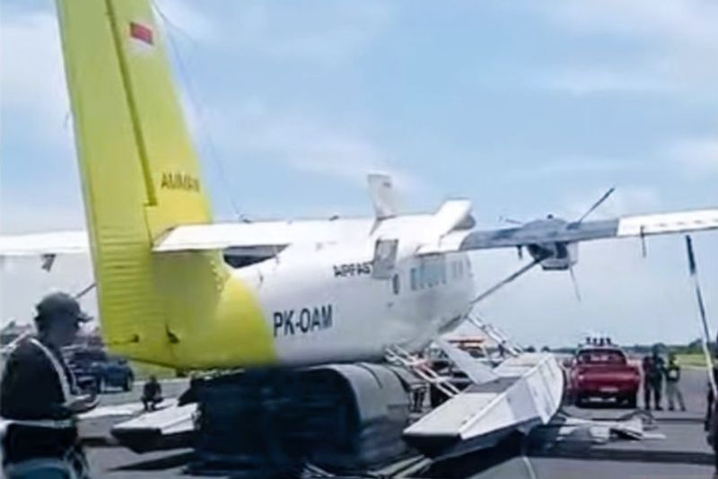Tangkapan layar pesawat Airfast di runway Bandara I Gusti Ngurah Rai