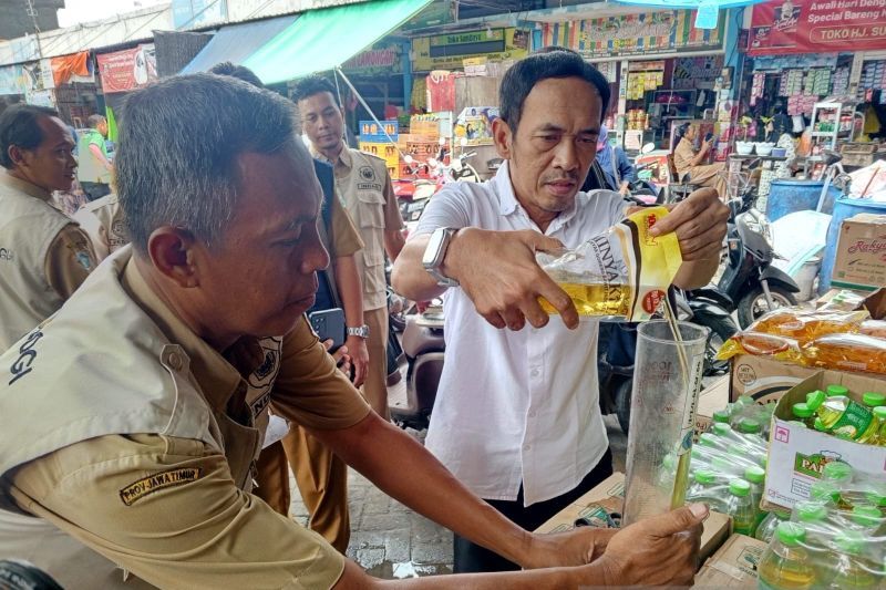 inspeksi mendadak ke pedagang Minyakkita