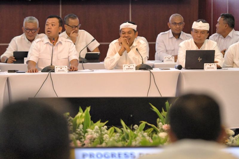 Gubernur Jawa Barat Dedi Mulyadi bersama Menteri ATR/BPN Nusron Wahid