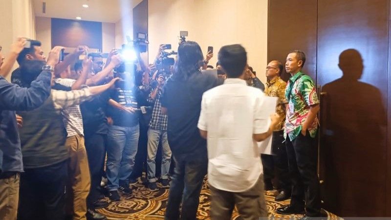 perwakilan Koalisi Masyarakat Sipil untuk Reformasi Sektor Keamanan protes RUU TNI