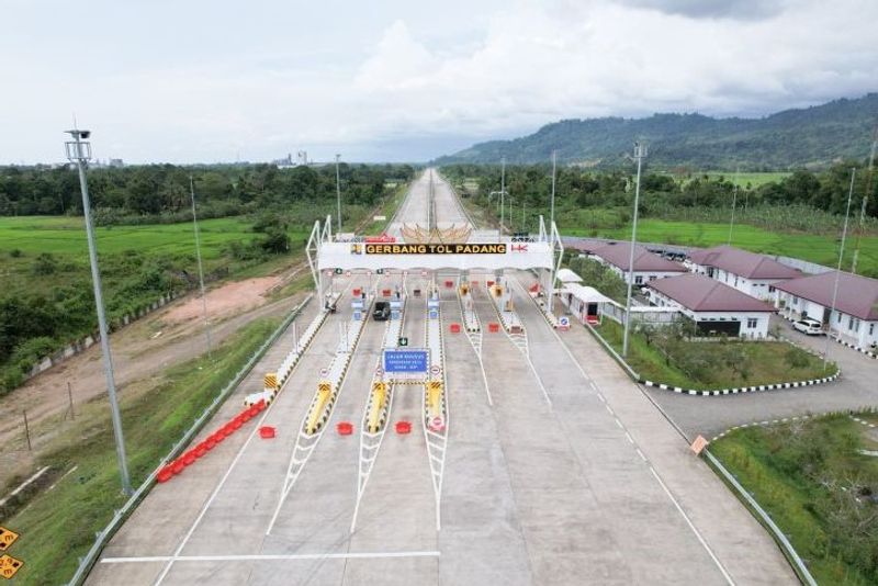 Foto udara Gerbang Tol Padang
