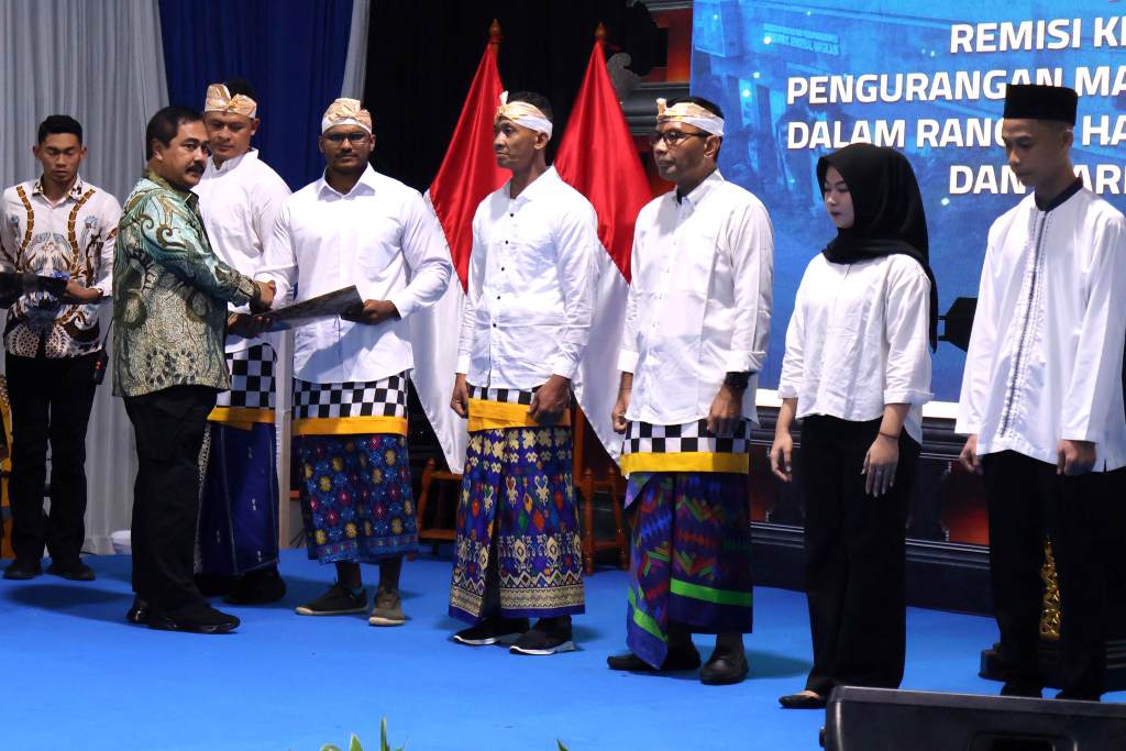 antarafoto-pemberian-remisi-masa-pidana-hari-raya-nyepi-dan-idul-fitri-174315167