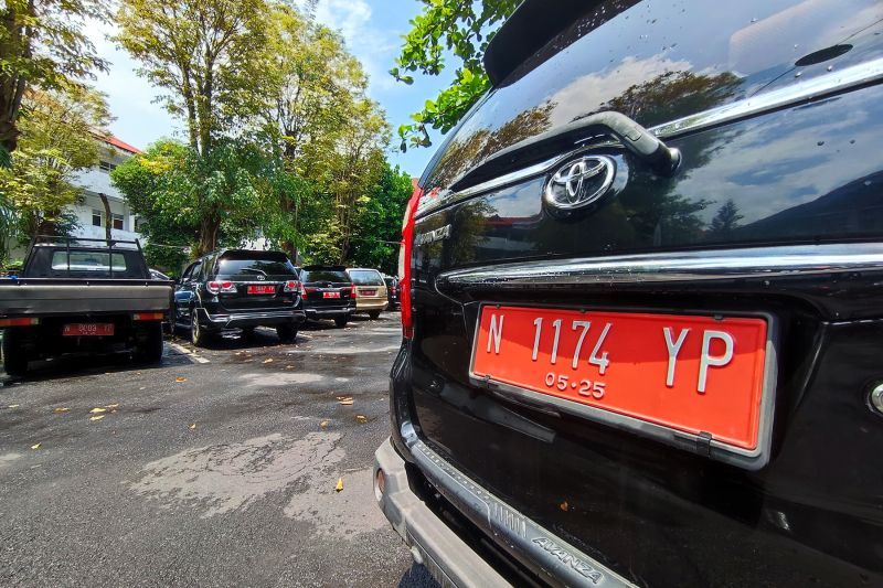 Beberapa mobil dinas ASN Lumajang