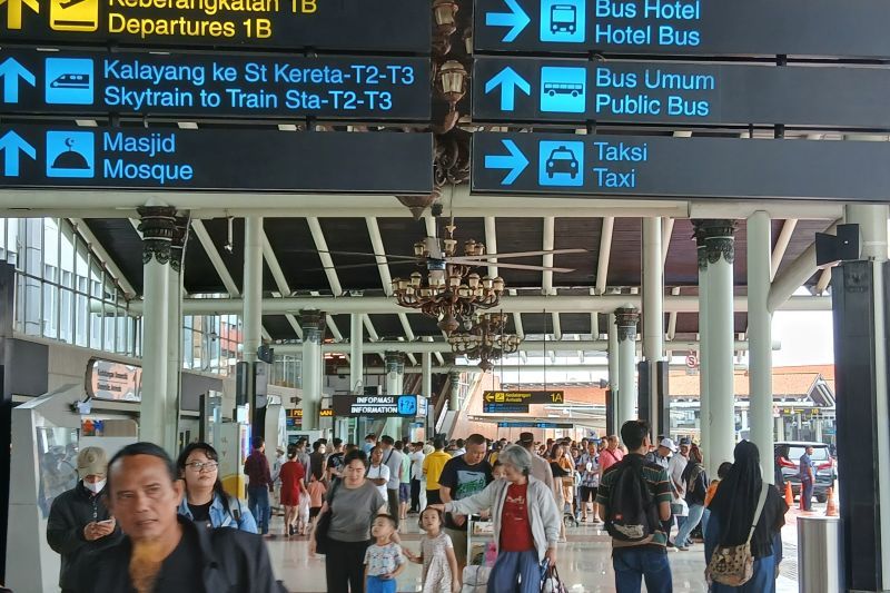 area Terminal 1A keberangkatan di Bandara Internasional Soekarno-Hatta, 