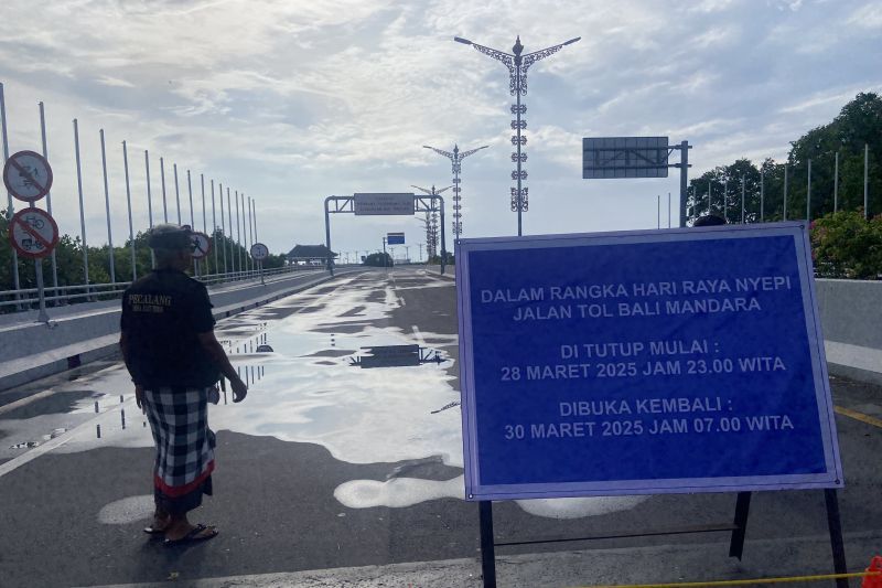 Pecalang Desa Adat Tuban saat memastikan tak ada pelanggaran Nyepi