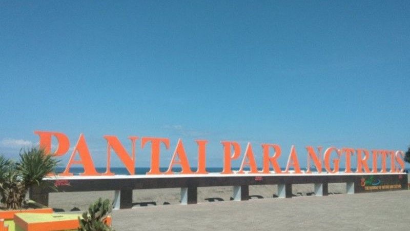 Pantai Parangtritis di Kabupaten Bantul Daerah Istimewa Yogyakarta