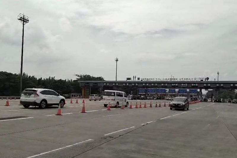 Arus lalu lintas di Tol Jakarta-Cikampek saat diberlakukan contraflow