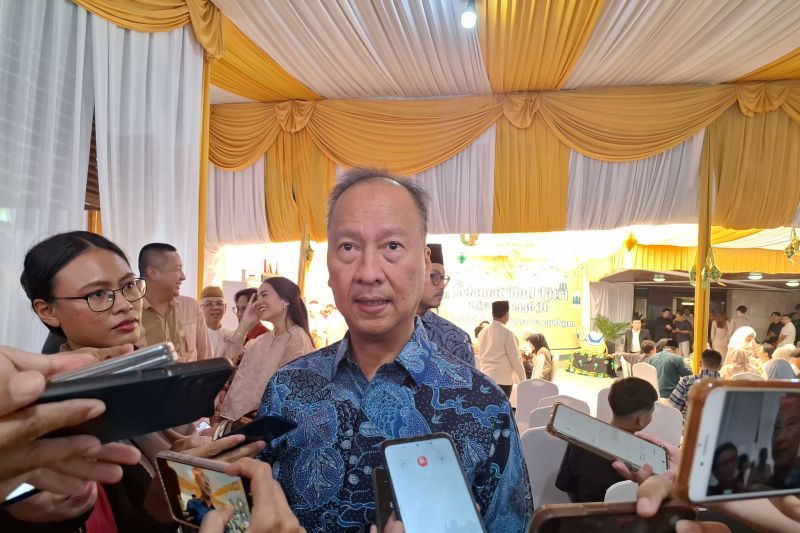 Menteri Perindustrian Agus Gumiwang Kartasasmita 