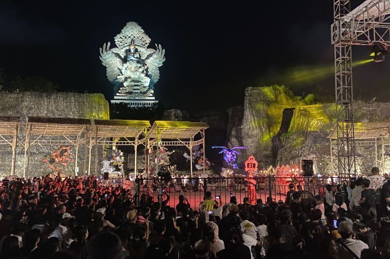 Festival Ogoh-ogoh saat libur panjang Idulfitri di Badung di GWK