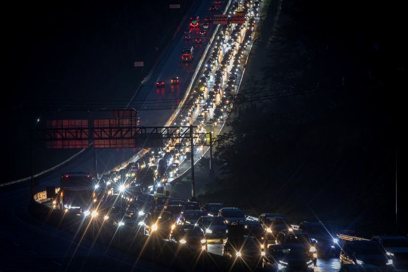 antarafoto-arus-balik-lebaran-ruas-tol-semarang-solo-1743771970-1