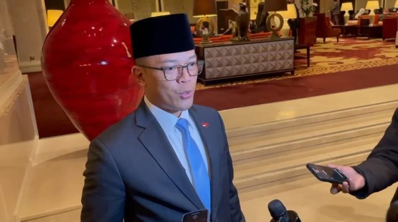 Menteri Luar Negeri Sugiono 