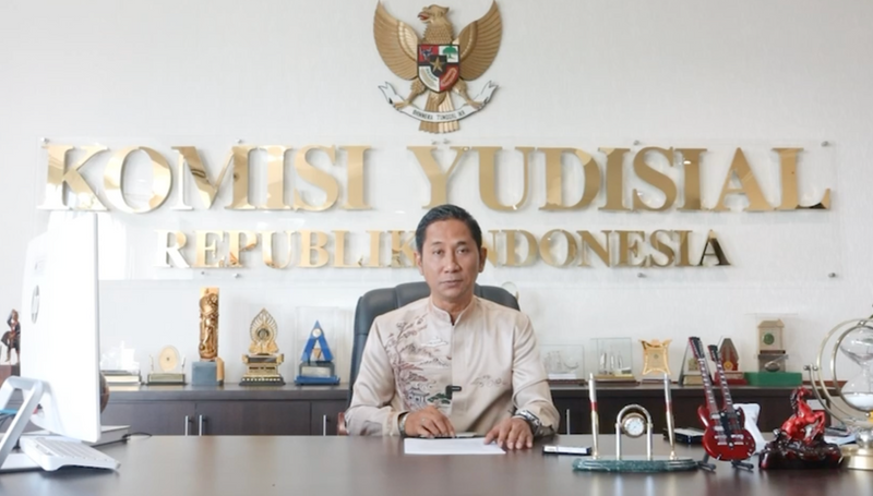Jubir KY sekaligus Anggota KY, Mukti Fajar Nur Dewata