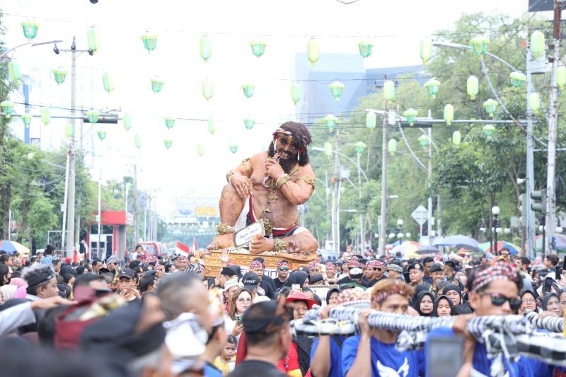 Pergelaran festival ogoh-ogoh di Semarang