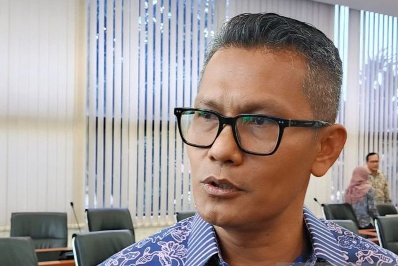Juru Bicara Kemenperin, Febri Hendri Antoni Arif