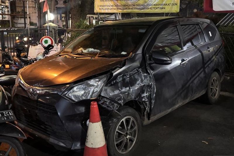 anak 14 tahun curi mobil