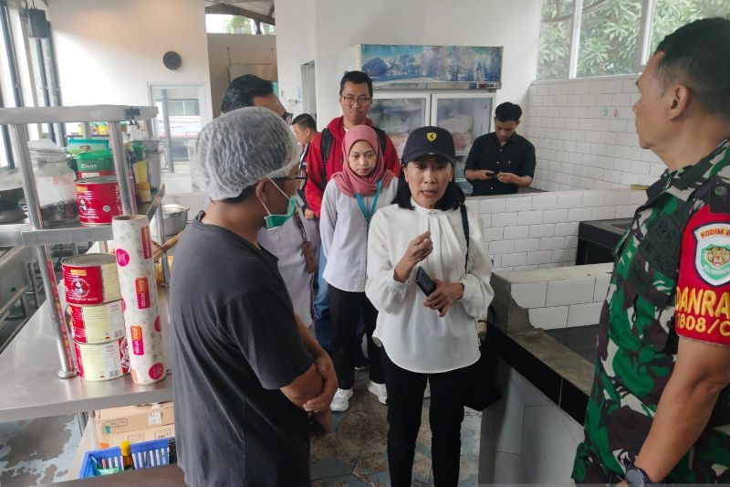 investigasi kepada dapur Satuan Pelayanan Pemenuhan Gizi (SPPG) akibat keracunan massal mbg