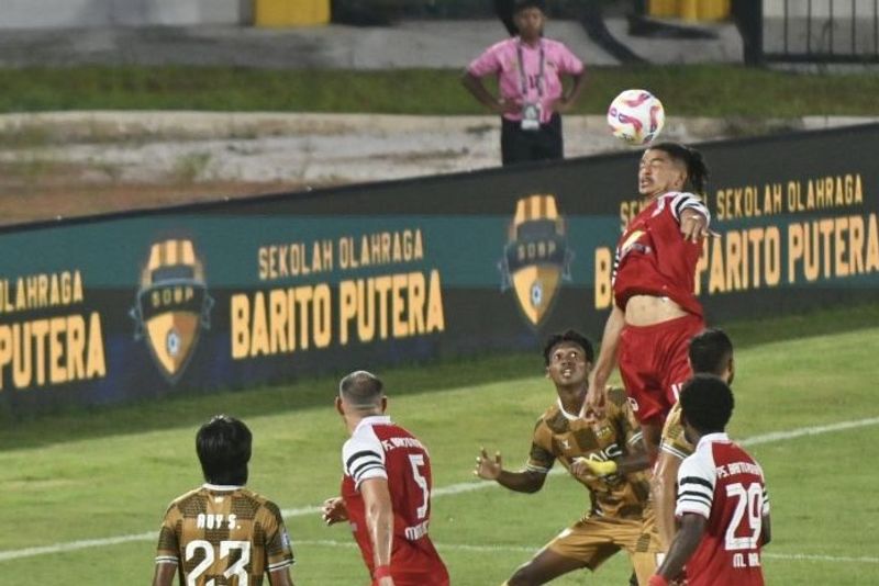 PS Barito Putera lawan Dewa United