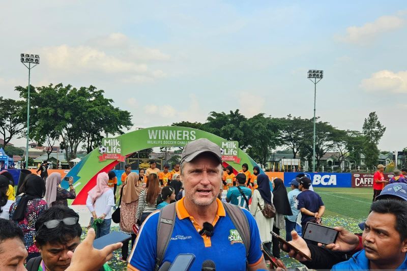 Pelatih sepak bola profesional, Timo Scheunemann