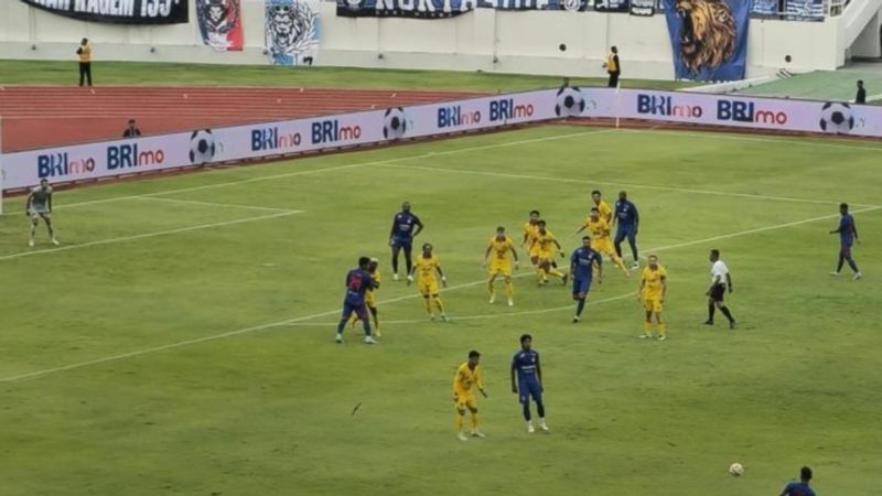 arema fc lawan persik kediri