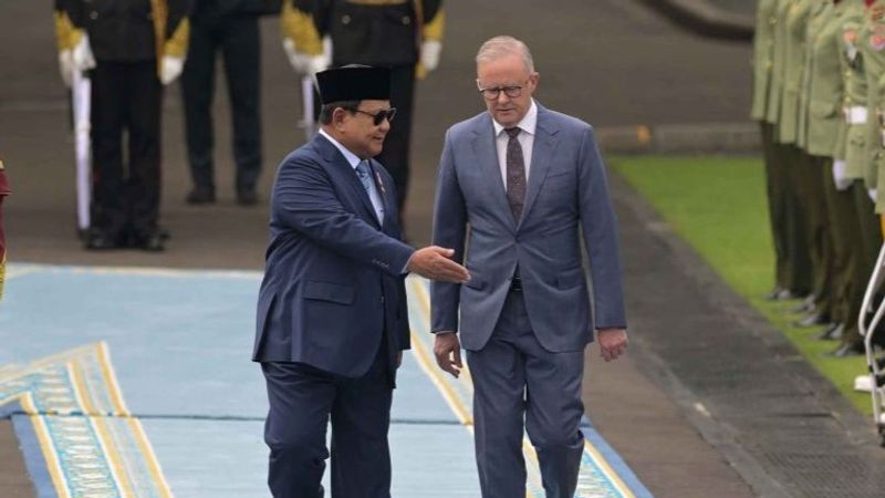 Presiden Prabowo Subianto (kiri) dan Perdana Menteri Australia Anthony Albanese (kanan) 