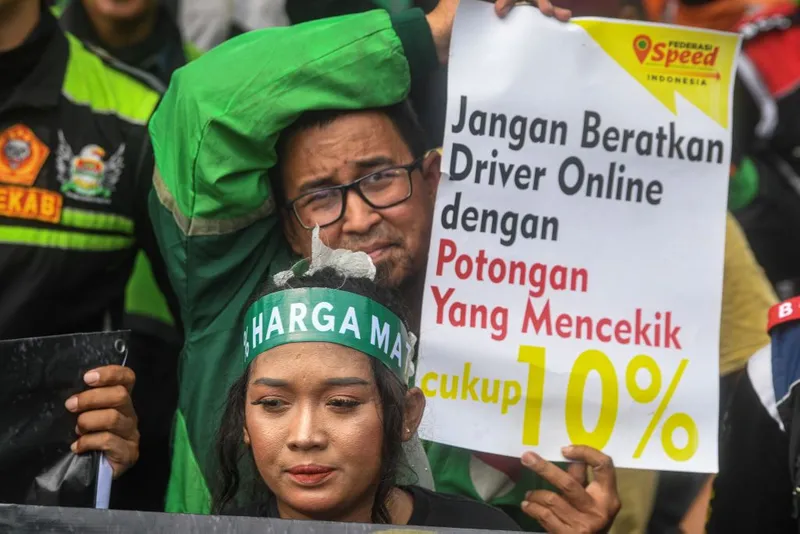 antarafoto-aksi-demonstrasi-ojek-daring-1747732443-1
