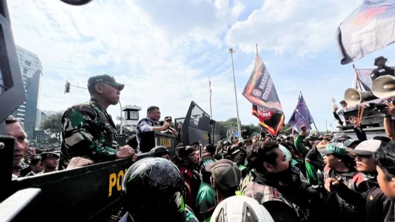 Sesditjen Hubdat Kementerian Perhubungan Ahmad Yani di demo ojol