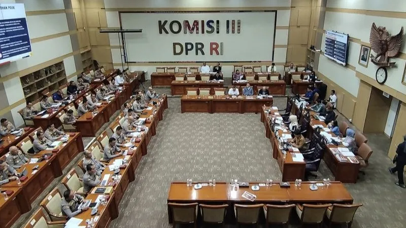 Jajaran Lemdiklat Polri rapat bersama Komisi III DPR RI di kompleks parlemen