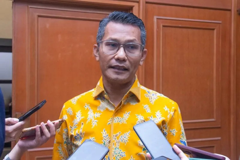 Juru Bicara Kementerian Perindustrian, Febri Hendri Antoni Arif