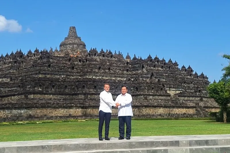 Presiden RI Prabowo Subianto dan Presiden Prancis Emmanuel Macron 