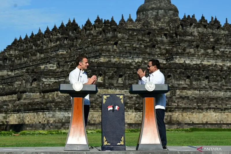 Presiden Prancis Emmanuel Macron dan Presiden RI Prabowo Subianto 