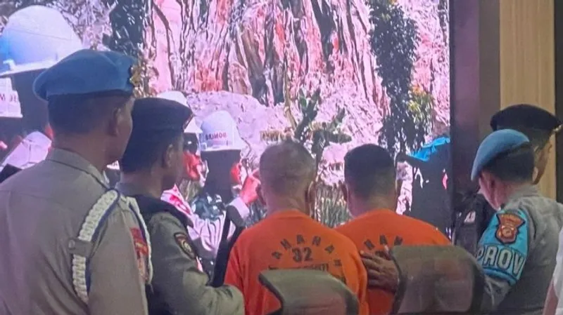 Dua tersangka berinisial AK dan AR peristiwa longsor galian tambang Gunung Kuda
