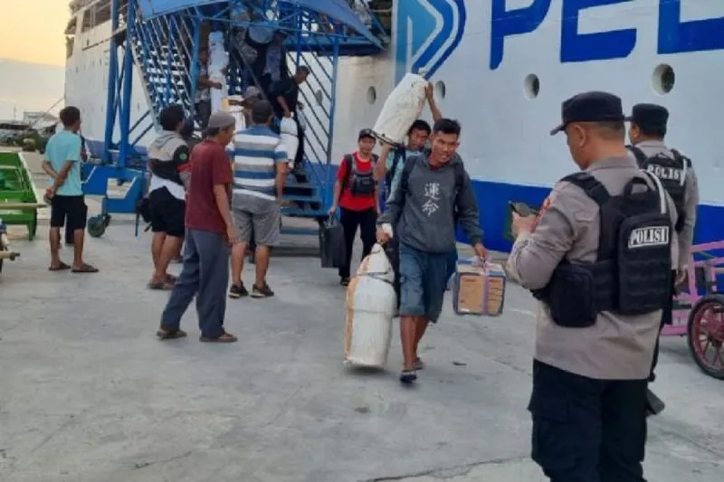 Kapal PT Pelni Persero Cabang Pangkalan Bun