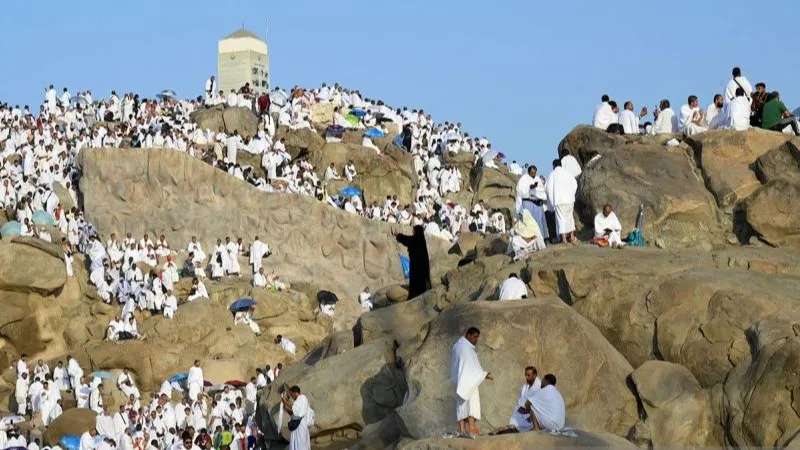 Umat Islam memadati Jabal Rahmah jelang wukuf di Arafah