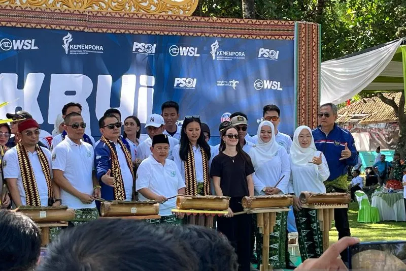 kejuaraan internasional WSL Krui pro 2025 di Pantai Tanjung Setia