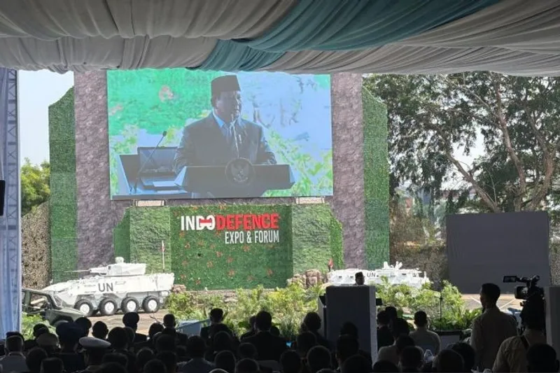 Presiden Prabowo Subianto memberikan sambutan dalam pameran dan forum Indo Defence