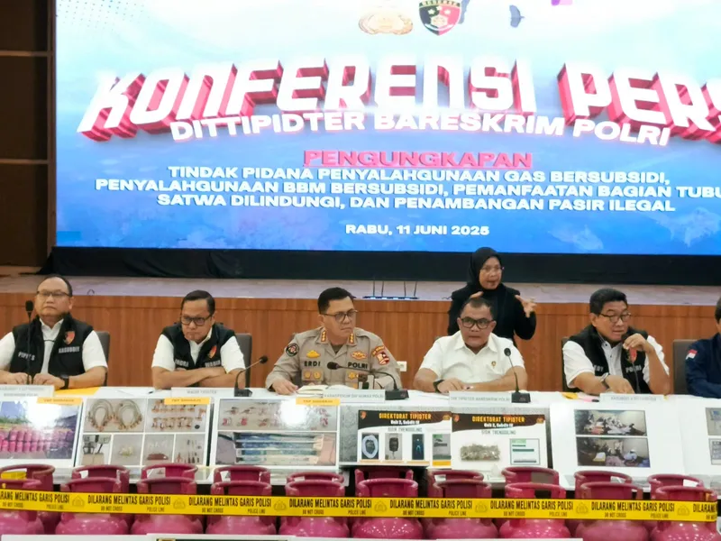 100030664aDirektur Tindak Pidana Tertentu Bareskrim Polri Brigjen Pol. Nunung Syaifuddin 3