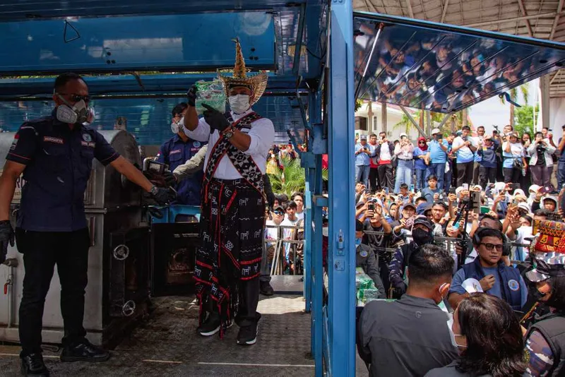 antarafoto-pesta-rakyat-pemusnahan-2-ton-sabu-sabu-1749735081-1