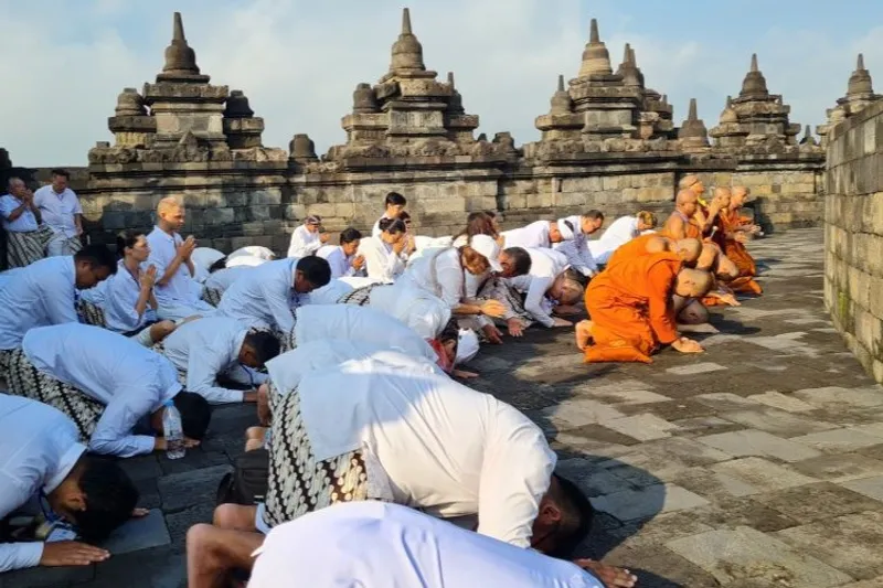 uji coba ziarah spiritual atau dharmayatra "Cultural Spiritual Inclusive" di Candi Borobudur