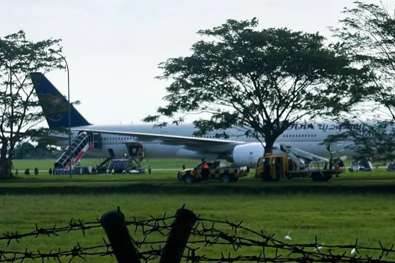 Suasana evakuasi 442 jamaah haji asal Indonesia yang merupakan penumpang pesawat Saudia Airlines