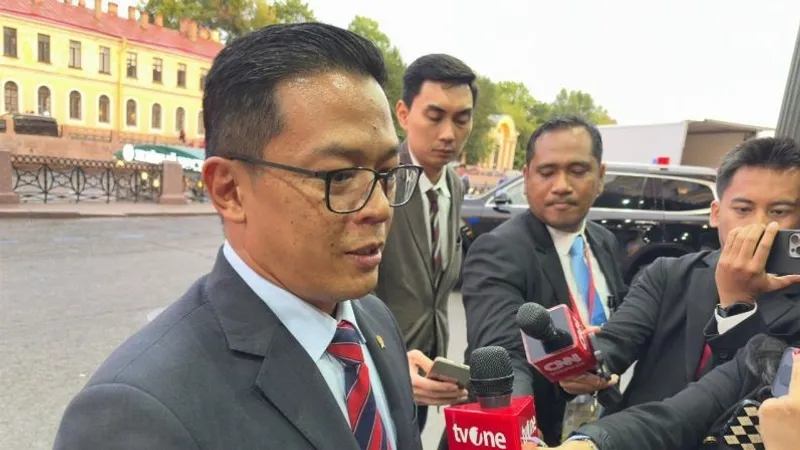 Menteri Luar Negeri Sugiono