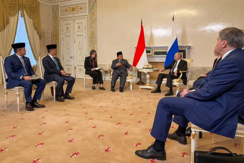 antarafoto-pertemuan-bilateral-presiden-prabowo-dengan-presiden-putin-1750338863