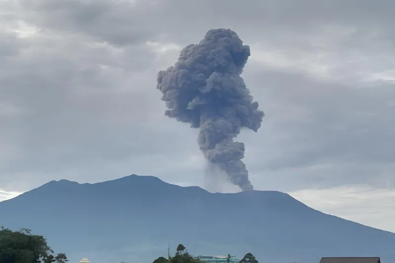 Gunung Marapi di Kabupaten Agam