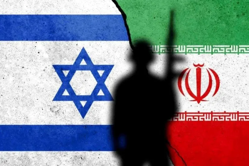 Bendera Iran dan bendera Israel.