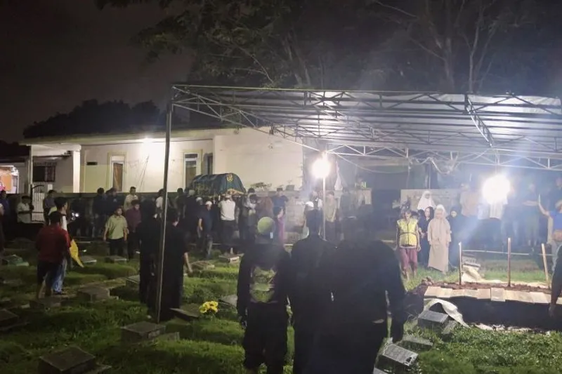 Penyanyi dangdut legendaris Hamdan ATT dibawa ke TPU Kampung Dukuh
