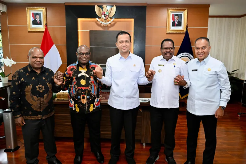 Menteri Transmigrasi, M. Iftitah Sulaiman Suryanagara