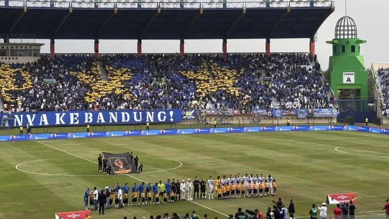 Situasi jelang pertandingan Persib Bandung melawan Port FC pada laga pembuka Piala Presiden