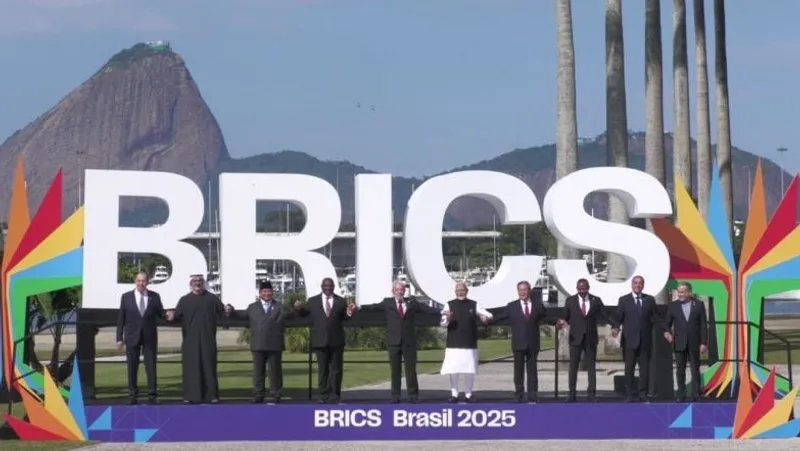 para pemimpin dan delegasi anggota penuh BRICS